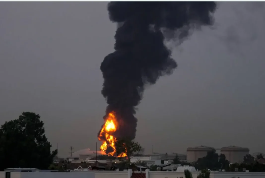 Iran strikes missiles at the UAE